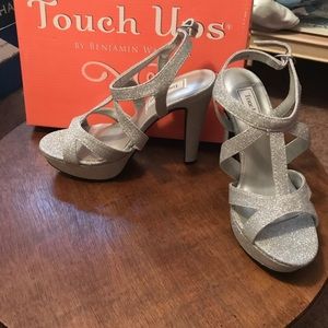 TOUCH UPS SPECIAL OCCASION HEELS per pair